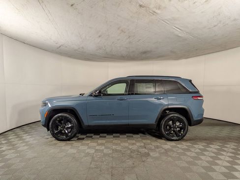 New 2026 Jeep Grand Cherokee Limited w/ Limited Altitude Package AWD/4WD image 3
