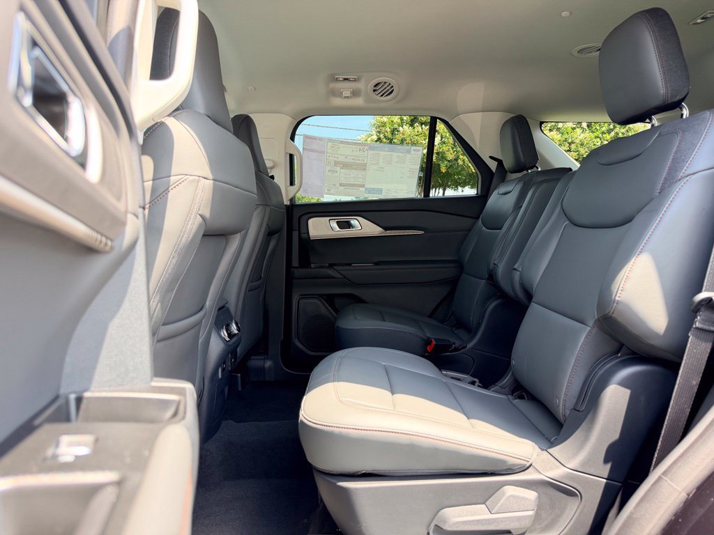New 2026 Ford Explorer Active w/ Active Comfort Package RWD image 9