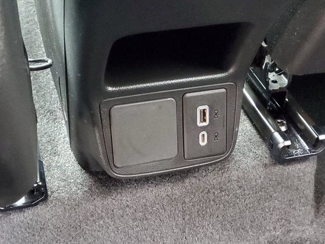 Used 2020 Buick Encore GX Preferred w/ Cold Weather Comfort Package FWD image 27