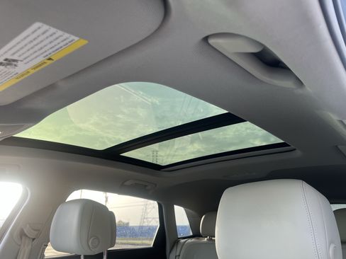 Used 2019 Audi e-tron Prestige w/ Prestige Package AWD/4WD image 32