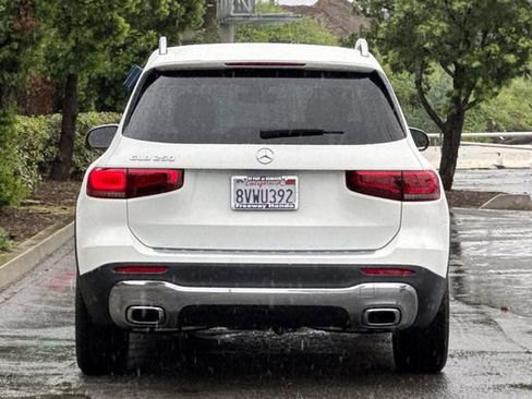 Used 2021 Mercedes-Benz GLB 250 w/ Premium Package image 5