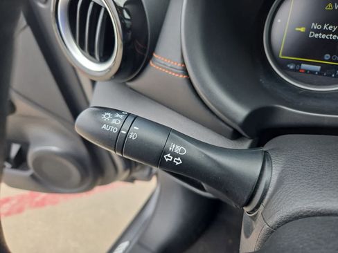 Used 2020 Nissan Kicks SR w/ SR Premium Package FWD image 25