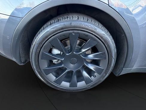 Used 2020 Tesla Model Y Long Range image 23