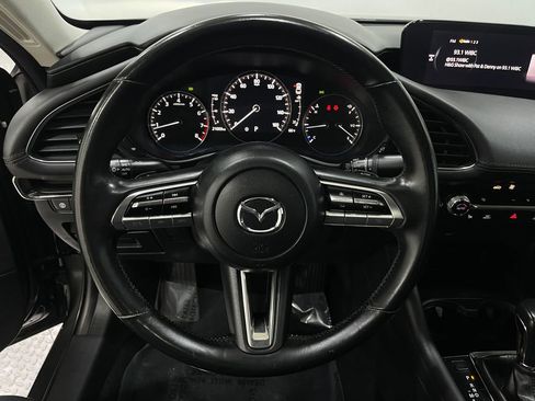 Used 2020 MAZDA MAZDA3 Premium image 20