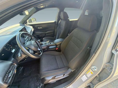 Used 2025 Honda HR-V Sport image 5