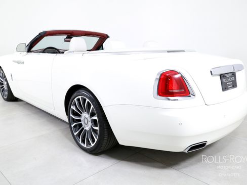 Used 2020 Rolls-Royce Dawn image 9