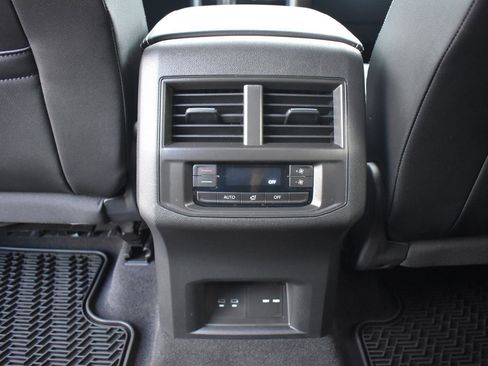 Used 2022 Volkswagen Atlas SE image 43