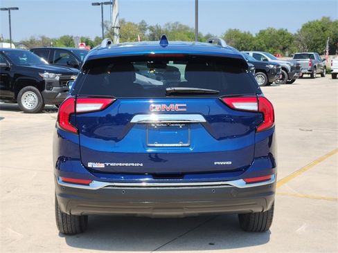 Used 2023 GMC Terrain SLT image 6