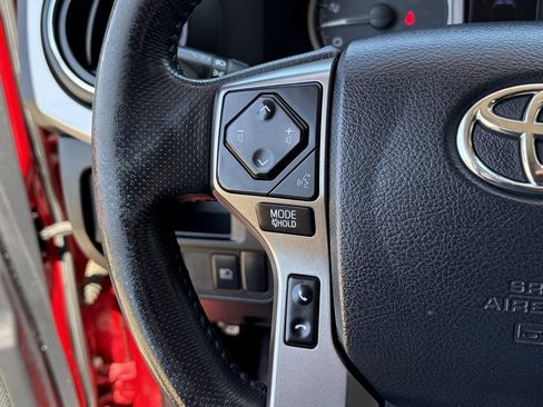 Certified 2018 Toyota Tacoma SR5 RWD image 36