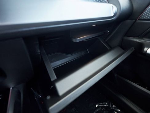 Used 2025 Mercedes-Benz GLB 250 GLB 250 w/ Exclusive Package image 59