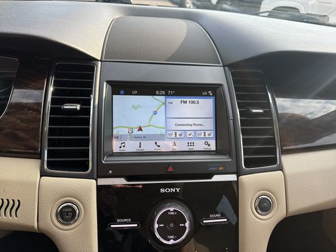 Used 2018 Ford Taurus Limited w/ Driver Assist Package FWD image 23