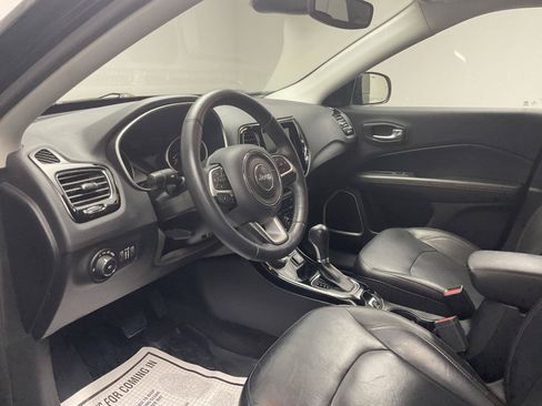 Used 2018 Jeep Compass Limited AWD/4WD image 11