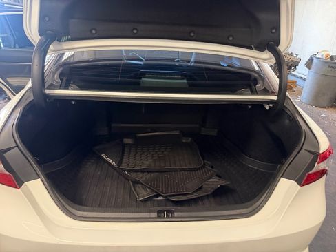 Certified 2019 Toyota Camry SE FWD image 17