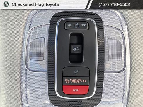 Used 2024 Hyundai Elantra SEL w/ Convenience Package FWD image 10