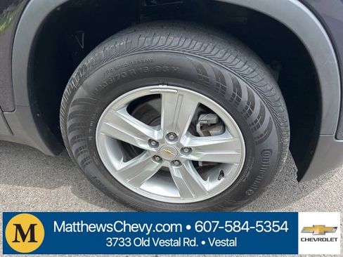 Certified 2022 Chevrolet Trax LT w/ LT Convenience Package image 4