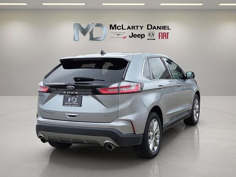 Used 2024 Ford Edge Titanium image 5