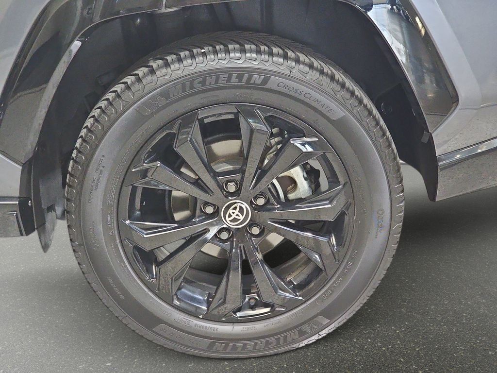 Used 2023 Toyota RAV4 XSE AWD/4WD image 35