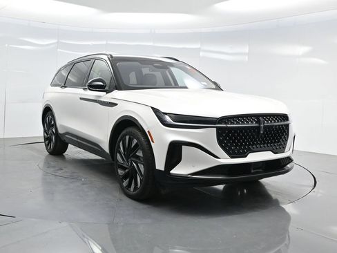 Used 2025 Lincoln Nautilus Reserve w/ Jet Appearance Package image 58