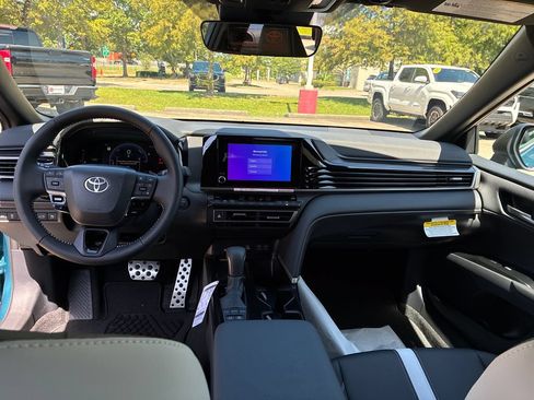 New 2026 Toyota Camry SE FWD image 17