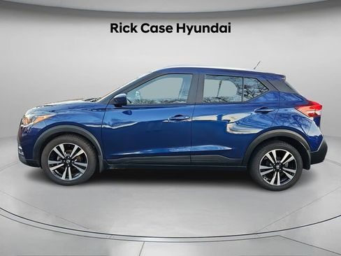 Used 2019 Nissan Kicks SV image 3