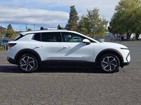 New 2026 Chevrolet Equinox EV LT image 8