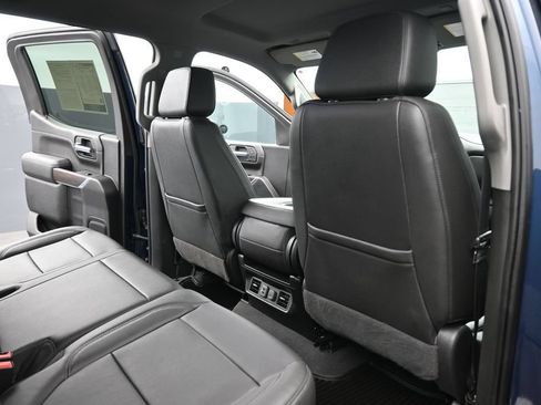 Used 2021 GMC Sierra 1500 SLT RWD image 16