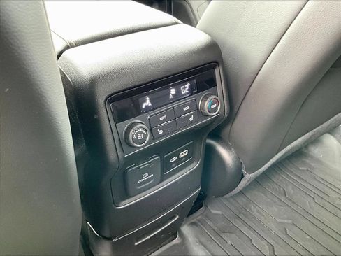Used 2023 GMC Acadia AT4 w/ Technology Package AWD/4WD image 12