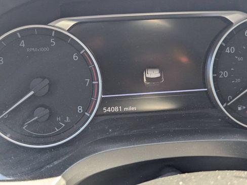 Used 2021 Nissan Rogue SV FWD image 11