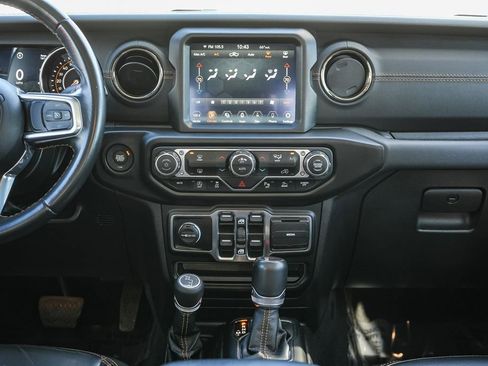 Certified 2022 Jeep Gladiator Overland image 14