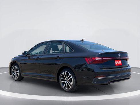 Used 2025 Volkswagen Jetta Sport FWD image 3