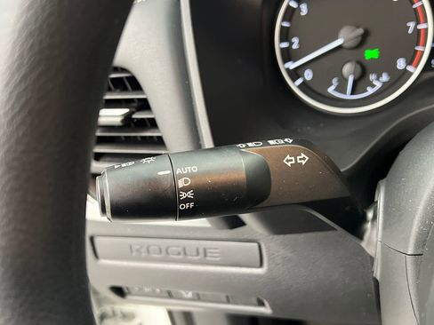 Used 2024 Nissan Rogue S FWD image 41