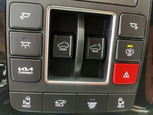 Used 2026 Kia Carnival SX Prestige image 15