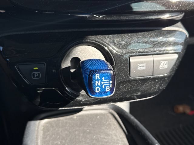 Certified 2021 Toyota Prius LE AWD/4WD image 31