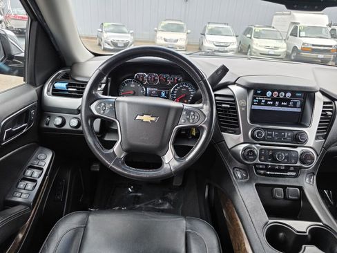 Used 2019 Chevrolet Suburban LT image 11