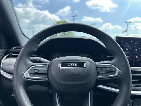 Used 2024 Jeep Compass Latitude AWD/4WD image 25