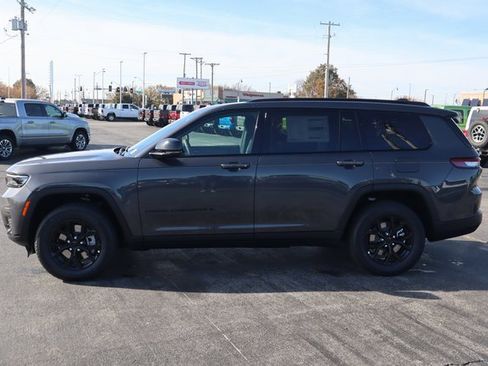 New 2025 Jeep Grand Cherokee L Altitude image 22