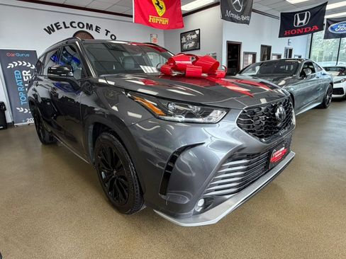 Used 2025 Toyota Highlander XSE AWD/4WD image 5