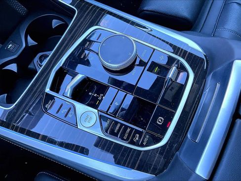 Used 2025 BMW X5 xDrive50e image 37