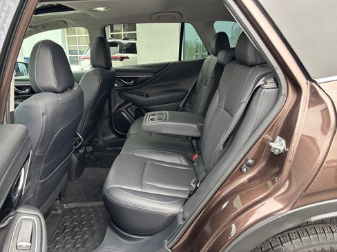 Certified 2022 Subaru Outback Limited image 28