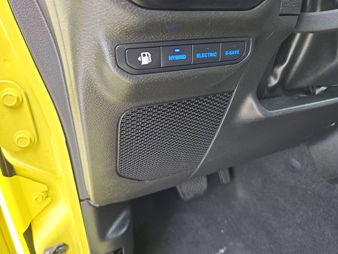 Used 2023 Jeep Wrangler Sahara w/ Cold Weather Group image 15