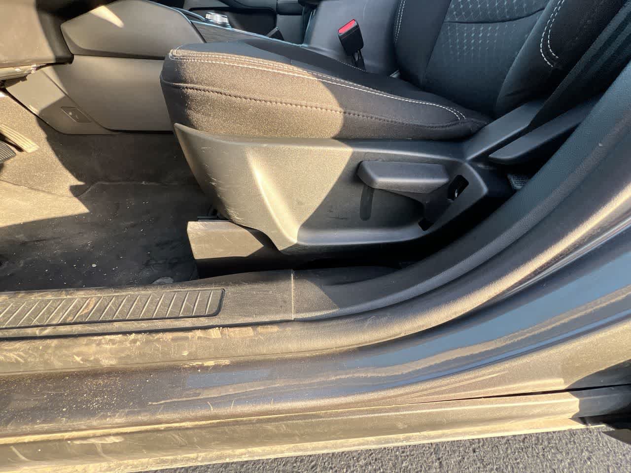Used 2025 Ford Escape Active AWD/4WD image 12