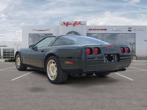Used 1994 Chevrolet Corvette Coupe RWD image 3