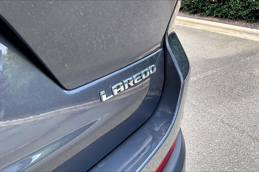 Used 2023 Jeep Grand Cherokee L Laredo AWD/4WD image 25