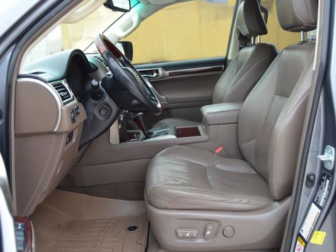 Used 2015 Lexus GX 460 w/ Premium Package image 13