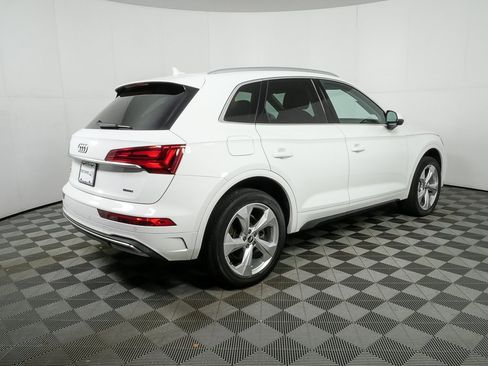 Used 2021 Audi Q5 2.0T Premium Plus w/ Premium Plus Package image 3