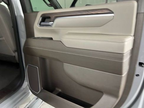 Used 2024 GMC Sierra 2500 SLT w/ SLT Premium Package image 32