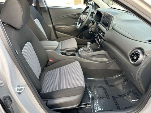Used 2023 Hyundai Kona SE image 26