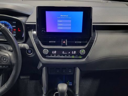 Used 2023 Toyota Corolla Cross XLE w/ Convenience Package FWD image 19
