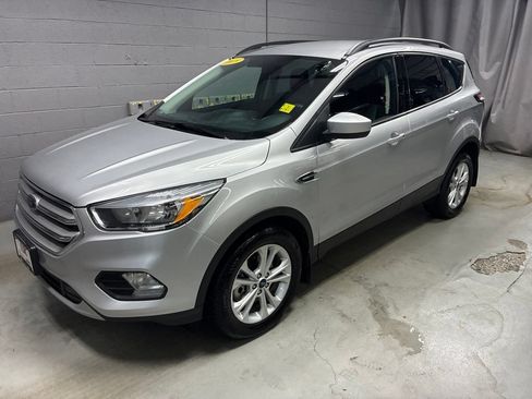 Used 2018 Ford Escape SE w/ SE Sync 3 Package AWD/4WD image 34