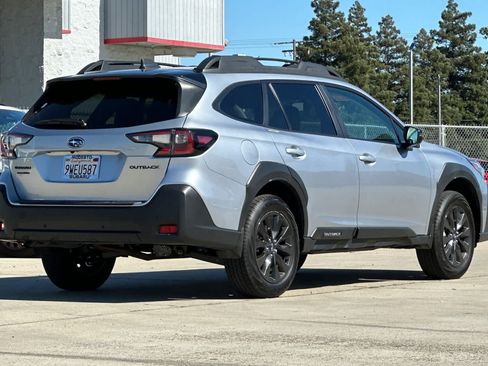 Certified 2025 Subaru Outback Onyx Edition w/ Popular Package #2 AWD/4WD image 3